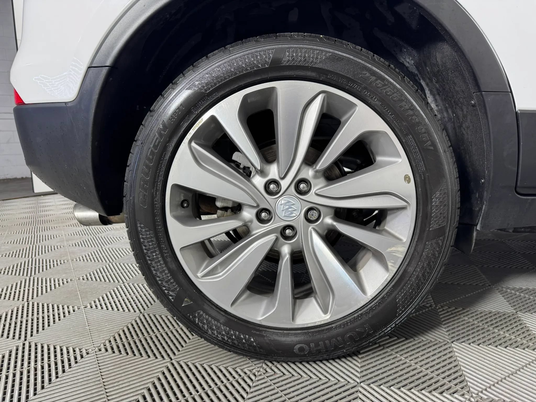 Used 2020 Buick Encore Preferred FWD image 44
