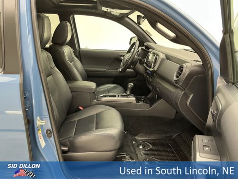 Used 2019 Toyota Tacoma TRD Sport image 25