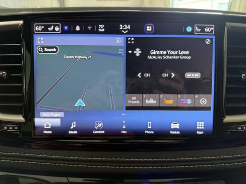 Used 2025 Chrysler Pacifica Select w/ Uconnect Theater Family Group FWD image 25