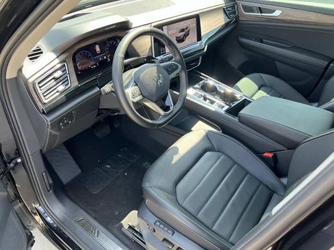 New 2025 Volkswagen Atlas SEL image 12