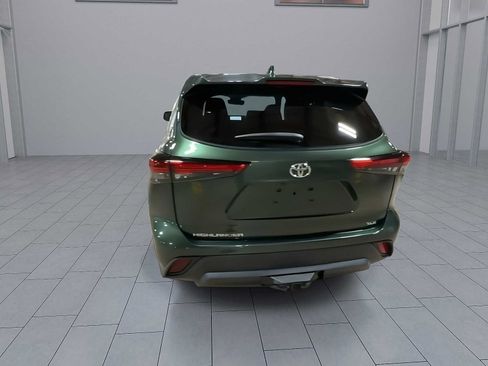 Used 2023 Toyota Highlander XLE image 7