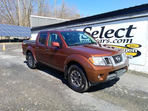 Used 2018 Nissan Frontier PRO-4X image 1