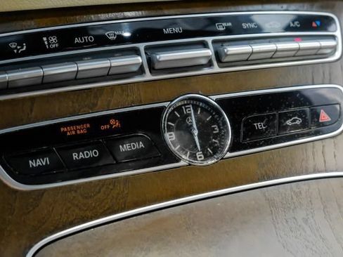 Used 2018 Mercedes-Benz E 300 image 31