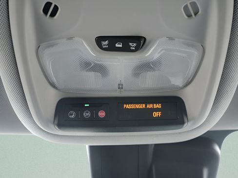 Used 2023 Chevrolet TrailBlazer LT FWD image 17