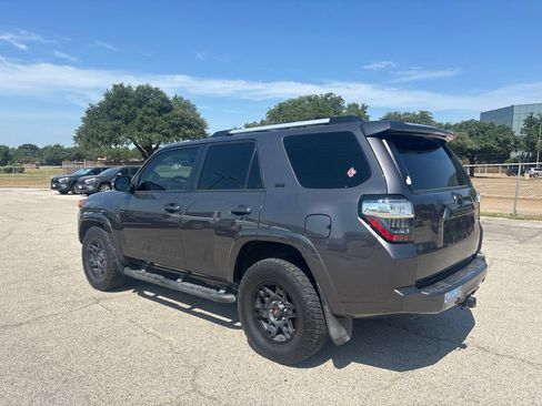 Used 2022 Toyota 4Runner SR5 Premium w/ Moonroof Package RWD image 6