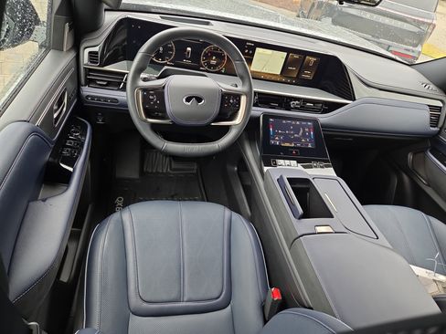 Used 2026 INFINITI QX80 4WD w/ Sport Exterior Package image 8