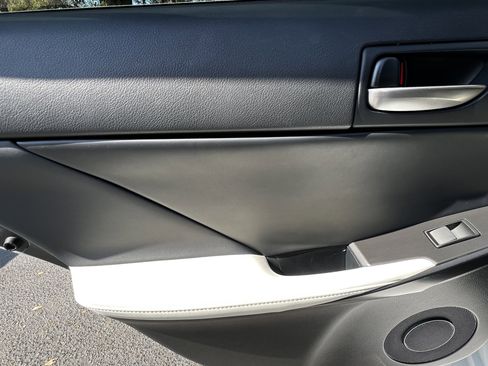 Certified 2022 Lexus IS 350 F Sport image 30