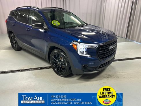 Used 2022 GMC Terrain SLT w/ Elevation Edition FWD image 1