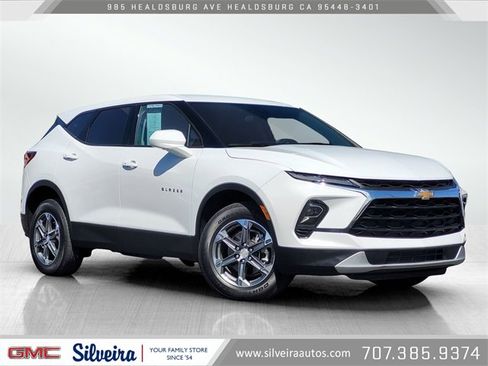 Used 2025 Chevrolet Blazer LT image 1
