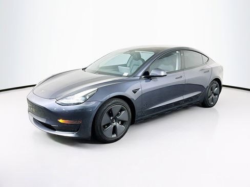 Used 2021 Tesla Model 3 Standard Range Plus image 3
