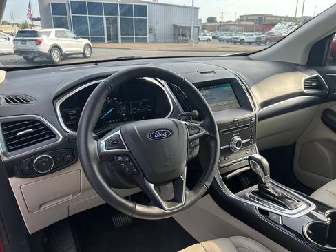 Used 2018 Ford Edge Titanium w/ Equipment Group 301A AWD/4WD image 12