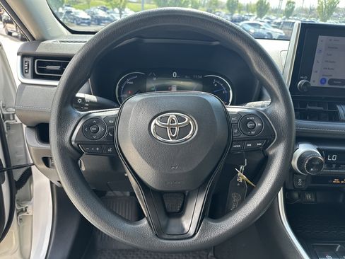 Certified 2023 Toyota RAV4 LE AWD/4WD image 17