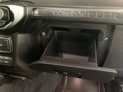 Used 2022 Jeep Wrangler Unlimited Sport image 42