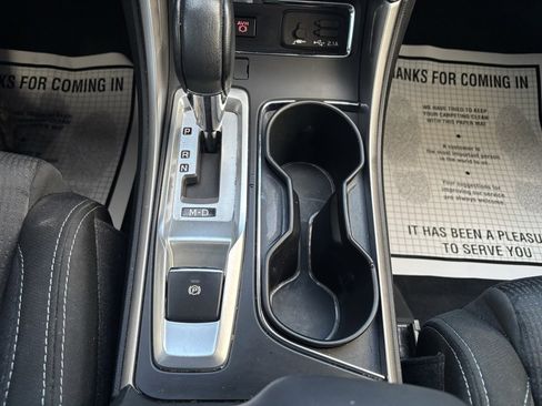 Used 2021 Subaru Ascent Premium w/ Convenience Package image 17