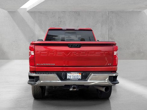 Used 2021 Chevrolet Silverado 2500 LT w/ Convenience Package image 5