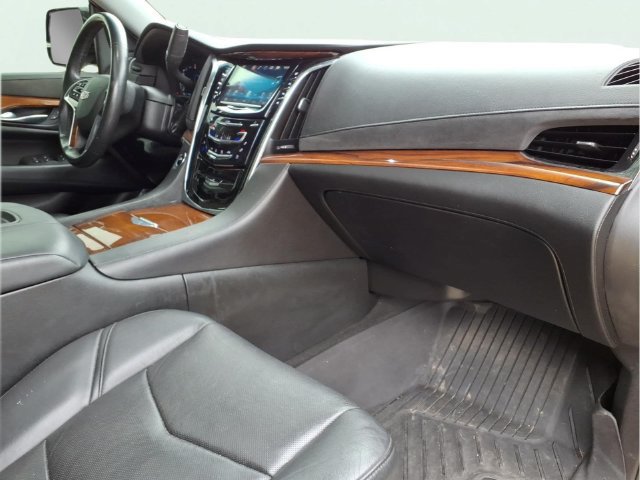 Used 2018 Cadillac Escalade Premium Luxury AWD/4WD image 26