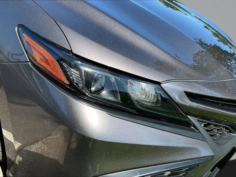 Used 2022 Toyota Camry SE FWD image 30