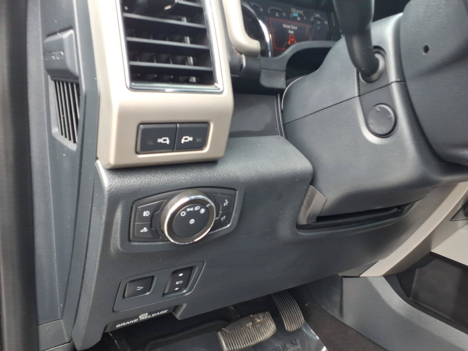Used 2022 Ford F250 Lariat w/ Lariat Ultimate Package AWD/4WD image 17