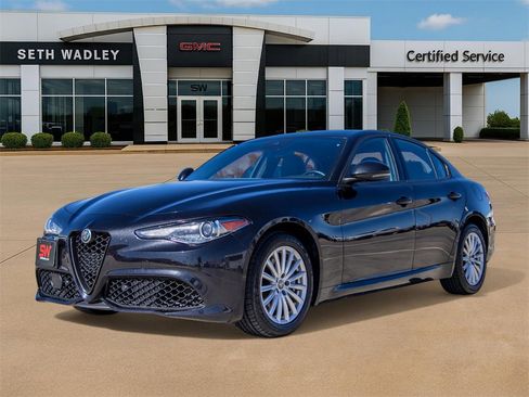Used 2023 Alfa Romeo Giulia Sprint image 2