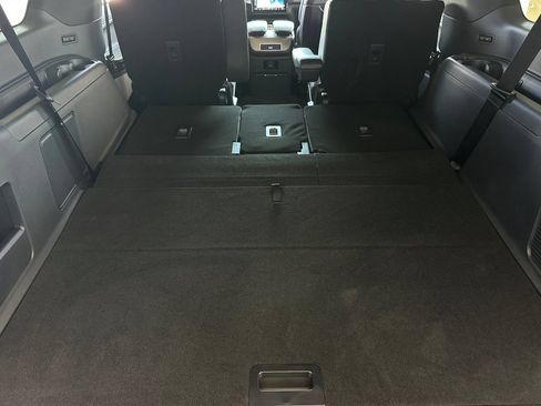 New 2026 Lincoln Navigator L Reserve w/ Jet Appearance Package AWD/4WD image 15