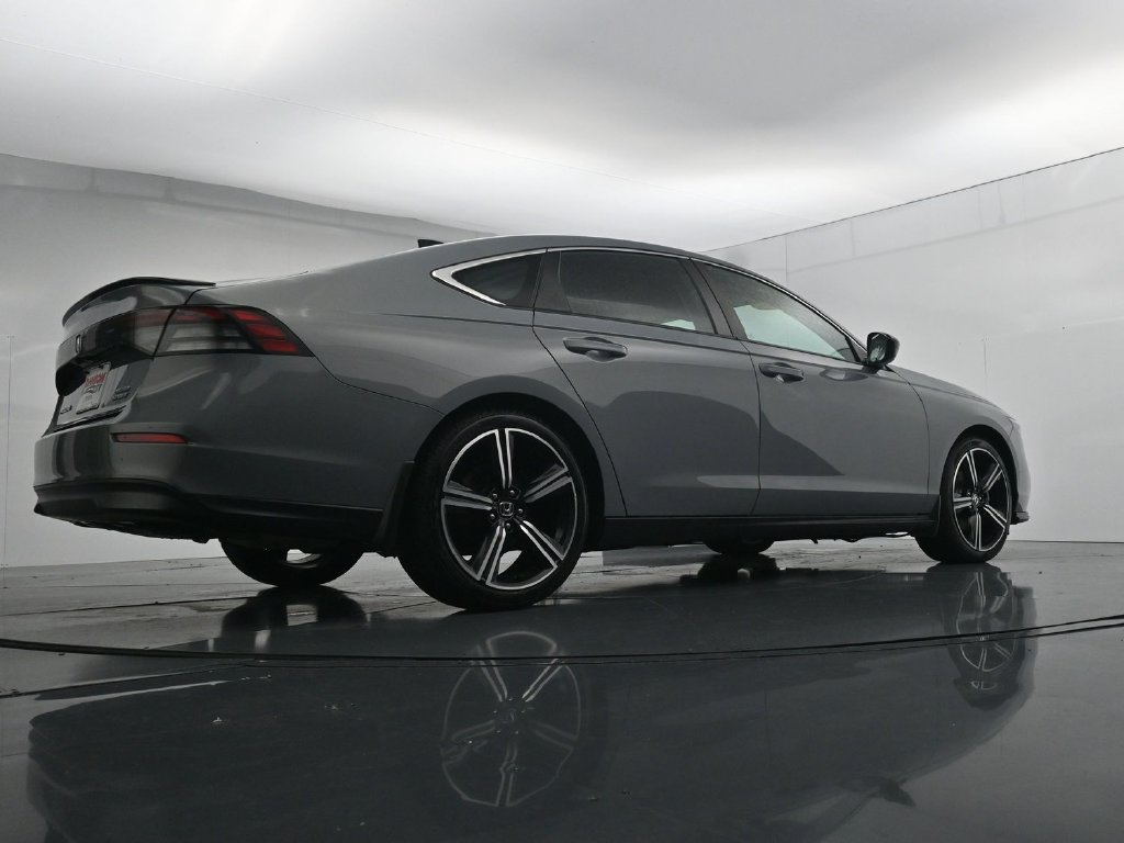 Used 2023 Honda Accord Sport image 41