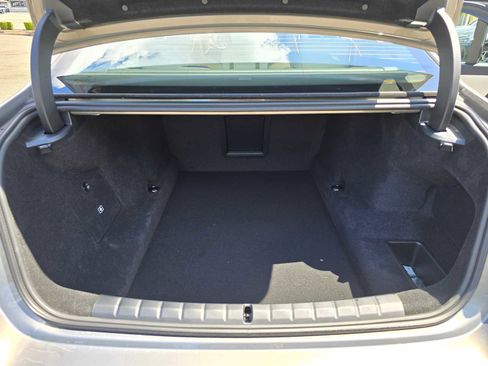 Used 2025 BMW 750e xDrive w/ Executive Package image 17