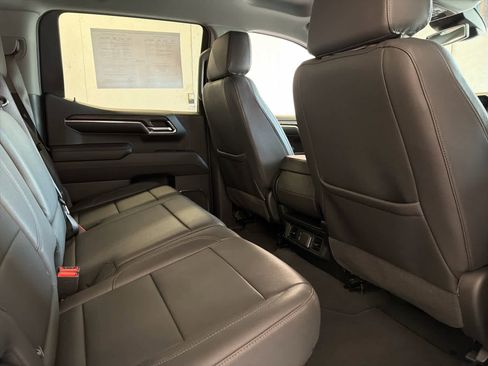 Used 2024 GMC Sierra 1500 SLT image 31