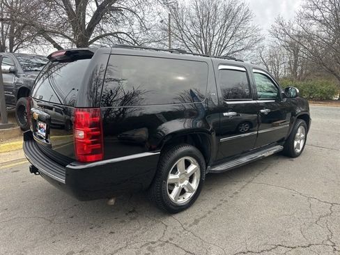 Used 2014 Chevrolet Suburban LTZ image 6