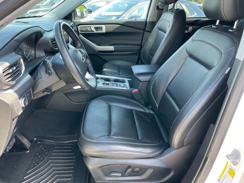 Used 2022 Ford Explorer XLT w/ Equipment Group 202A AWD/4WD image 7
