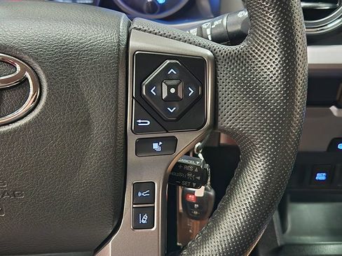 Used 2022 Toyota Tacoma SR5 RWD image 49