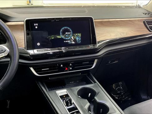 Used 2025 Volkswagen Atlas SE image 9