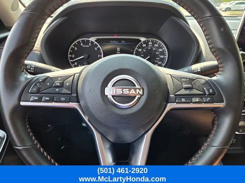 Used 2025 Nissan Sentra SR FWD image 27