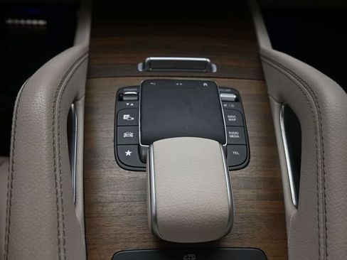 Used 2023 Mercedes-Benz GLS 450 4MATIC image 15