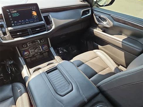 Used 2023 Chevrolet Tahoe Z71 w/ Luxury Package image 12