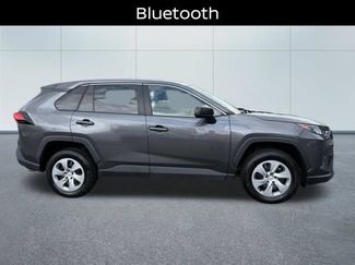 Used 2022 Toyota RAV4 LE AWD/4WD video 2