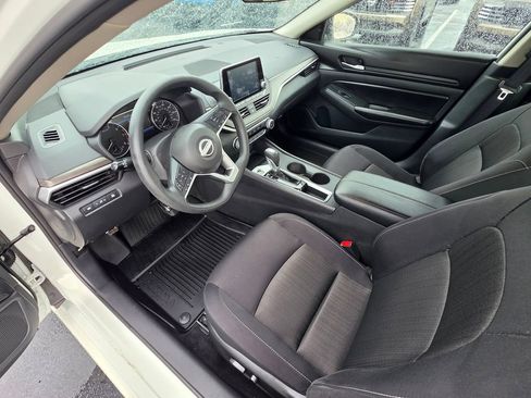 Certified 2025 Nissan Altima 2.5 SV FWD image 14