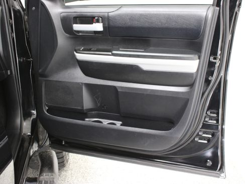 Used 2021 Toyota Tundra SR5 w/ SR5 Leather Package AWD/4WD image 34