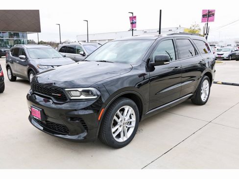 Used 2024 Dodge Durango GT image 3