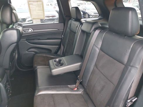 Used 2019 Jeep Grand Cherokee Altitude RWD image 14