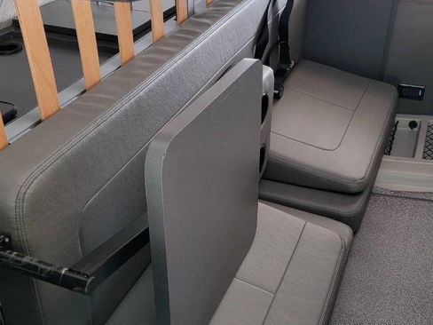 Used 2022 Mercedes-Benz Sprinter 2500 image 9