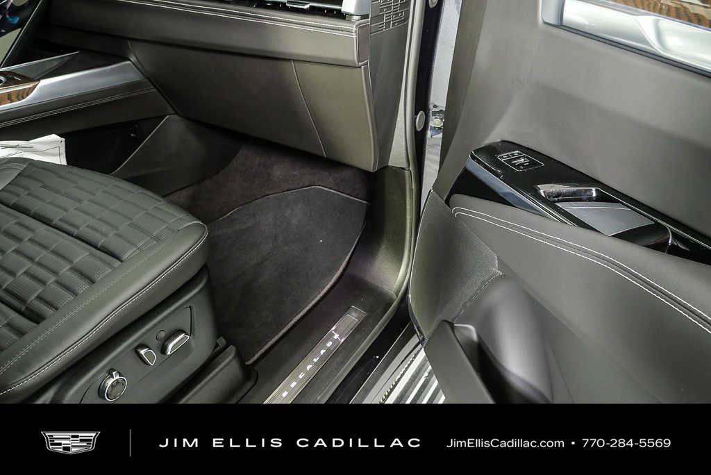 New 2026 Cadillac Escalade Platinum Sport AWD/4WD image 28