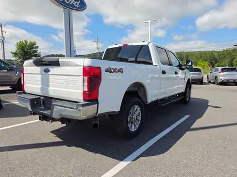 Used 2022 Ford F250 XLT AWD/4WD image 3