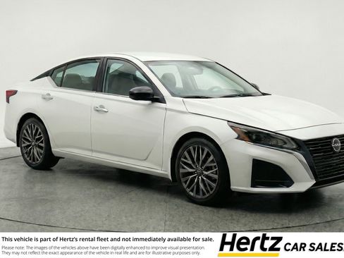 Used 2025 Nissan Altima 2.5 SV FWD image 1