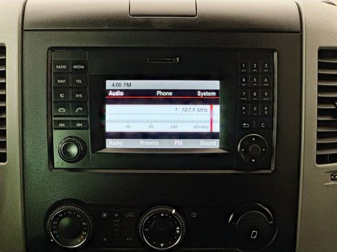 Used 2018 Mercedes-Benz Sprinter 2500 image 23