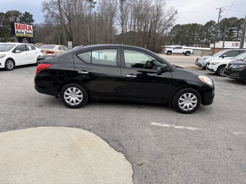 Used 2014 Nissan Versa SV FWD image 8