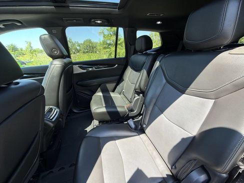 Used 2021 Cadillac XT6 Premium Luxury FWD image 25