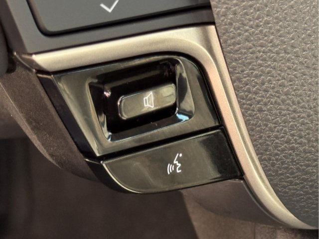 Used 2025 Toyota Camry XLE FWD image 12