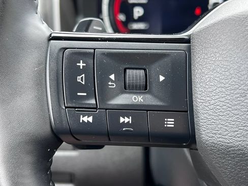 Used 2025 Nissan Rogue SL w/ Tech Package AWD/4WD image 19