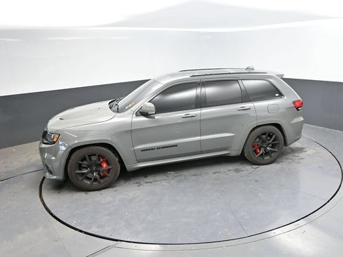 Used 2019 Jeep Grand Cherokee SRT w/ Trailer Tow Group IV AWD/4WD image 29