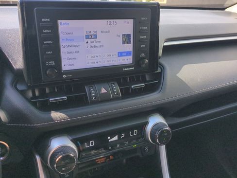 Used 2022 Toyota RAV4 XLE Premium image 16